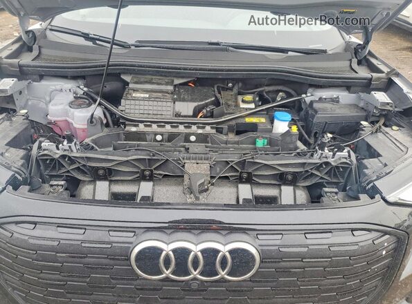WA1LUBFZ5RP070157 2024 AUDI Q4 Серый Вид подкапотного пространства