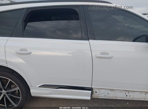 WA1LXAF78MD028477 2021 AUDI Q7 White Вид задньої частини салону