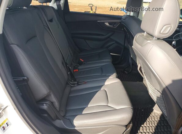 WA1LXBF74ND012137 2022 AUDI Q7 Белый Вид задней части салона