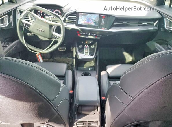 WA1M2AFZ4PP072256 2023 AUDI Q4 Черный Вид панели приборов