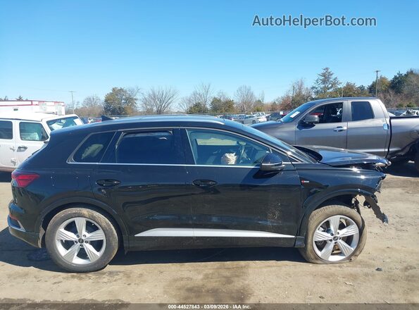 WA1MUBFZ8RP046049 2024 AUDI Q4 Черный Вид задней части салона
