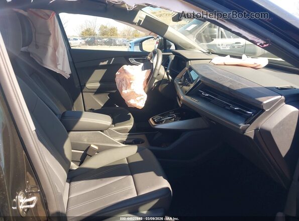 WA1MUBFZ8RP046049 2024 AUDI Q4 Черный Вид салона спереди
