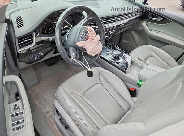 WA1VAAF73KD019032 2019 AUDI Q7 Gray Vista del salpicadero