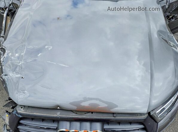 WA1VAAF73KD019032 2019 AUDI Q7 Gray Vista del compartimento del motor