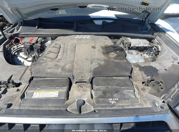WA1VAAF75JD045212 2018 AUDI Q7 White Widok naklejki z numerem VIN