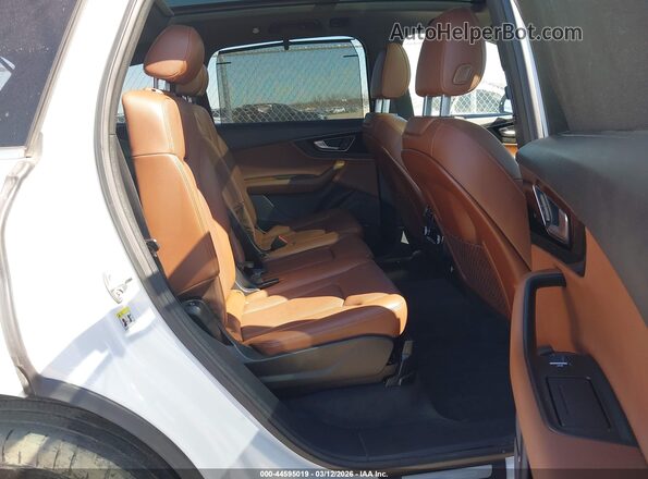 WA1VAAF75JD045212 2018 AUDI Q7 White Widok z przodu