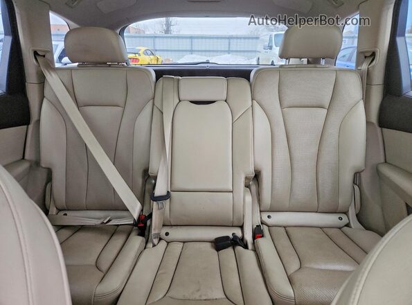 WA1VAAF78KD010567 2019 AUDI Q7 White Widok tylnych siedzeń