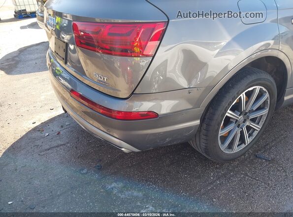 WA1VAAF79HD034594 2017 AUDI Q7 Gray 