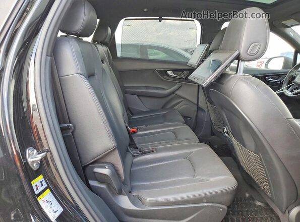 WA1VAAF7XJD020385 2018 AUDI Q7 Черный Вид задних сидений