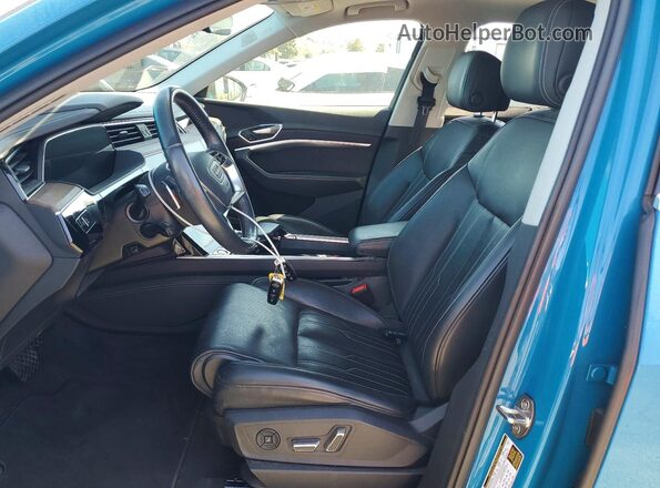WA1VAAGEXKB010322 2019 AUDI E-TRON Blue Widok wnętrza z przodu
