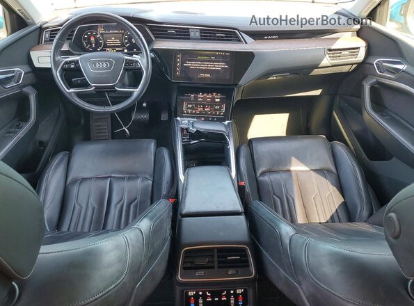 WA1VAAGEXKB010322 2019 AUDI E-TRON Blue Widok deski rozdzielczej