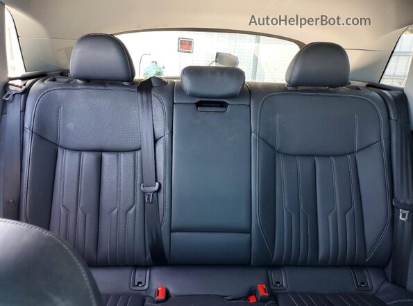 WA1VAAGEXKB010322 2019 AUDI E-TRON Blue Widok tylnych siedzeń