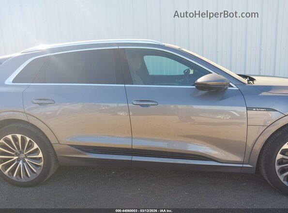 WA1VABGE8KB012625 2019 AUDI E-TRON Gray Widok wnętrza z tyłu