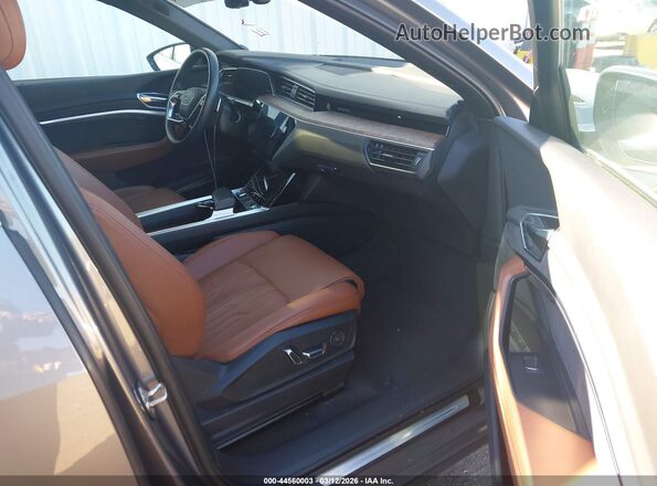 WA1VABGE8KB012625 2019 AUDI E-TRON Gray Widok wnętrza z przodu