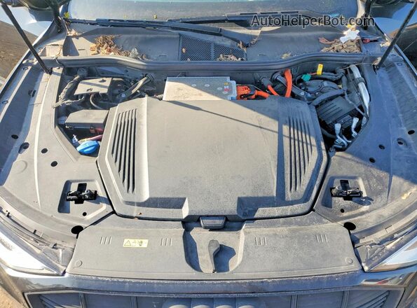 WA1VABGE9KB017011 2019 AUDI E-TRON Black Widok wnętrza z tyłu
