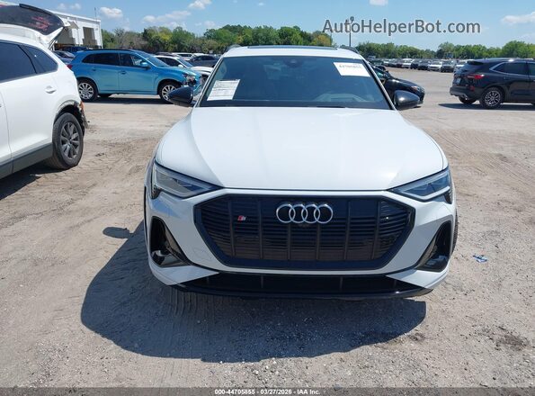 WA1VCBGE5NB033575 2022 AUDI OTHER White Widok zestawu wskaźników