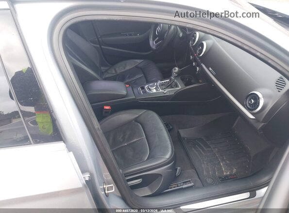 WAUAUGFF8K1013229 2019 AUDI OTHER Серебряный Вид салона спереди