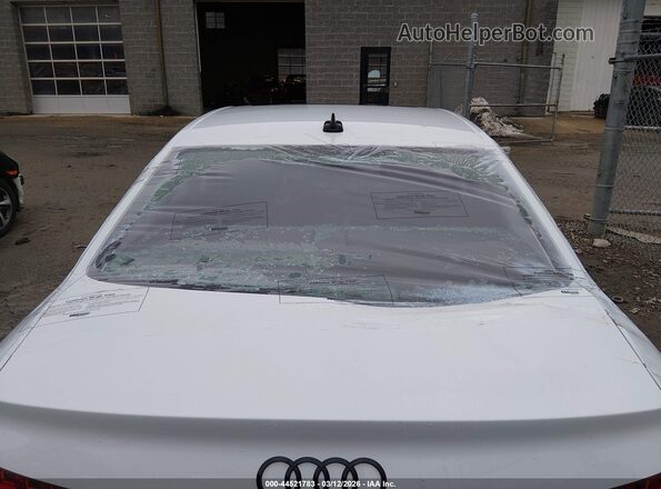 WAUBBAF42NN000740 2022 AUDI OTHER White Widok z przodu