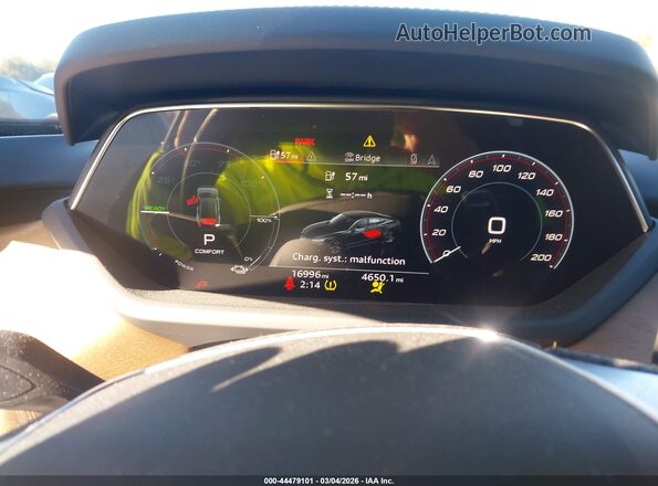 WAUDJBFW7N7008811 2022 AUDI E-TRON Black Widok tylnych siedzeń