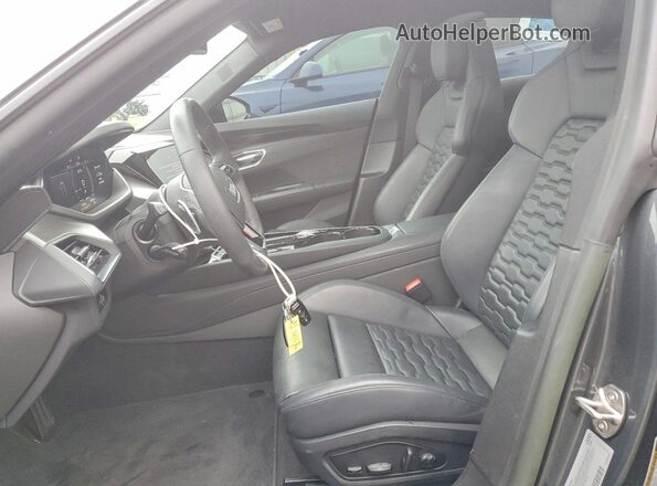 WAUEJBFW3P7005573 2023 AUDI E-TRON Угольный Вид салона спереди