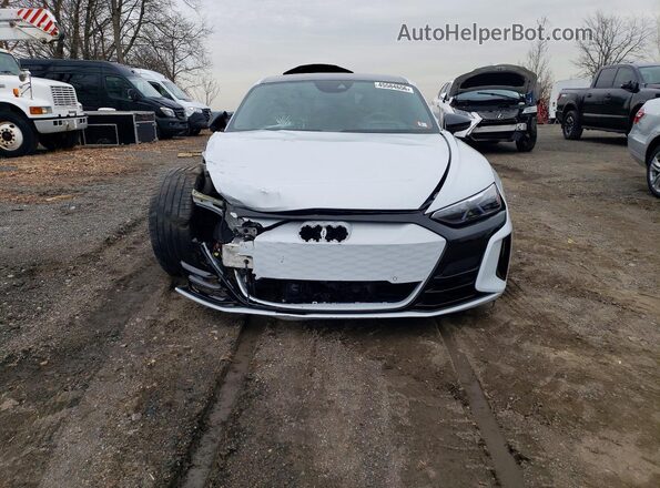 WAUEJBFW5R7003696 2024 AUDI E-TRON Белый Вид спереди