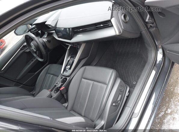 WAUGUDGY7PA146662 2023 AUDI OTHER Gray Вид салону спереду