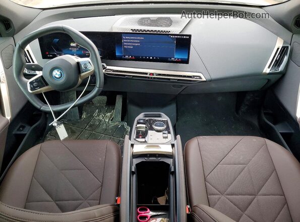 WB513CF0XRCN75105 2024 BMW IX Белый Вид панели приборов