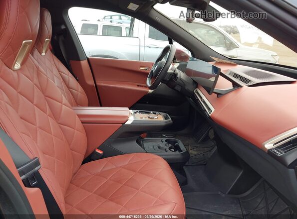 WB523CF00PCM68565 2023 BMW IX Red წინა სალონის ხედი