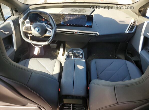 WB523CF00RCR54506 2024 BMW IX Черный Вид панели приборов