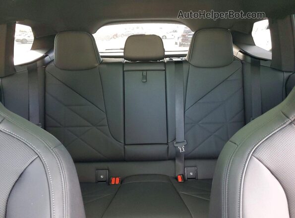 WB523CF00SCU13607 2025 BMW IX White უკანა სავარძლების ხედი