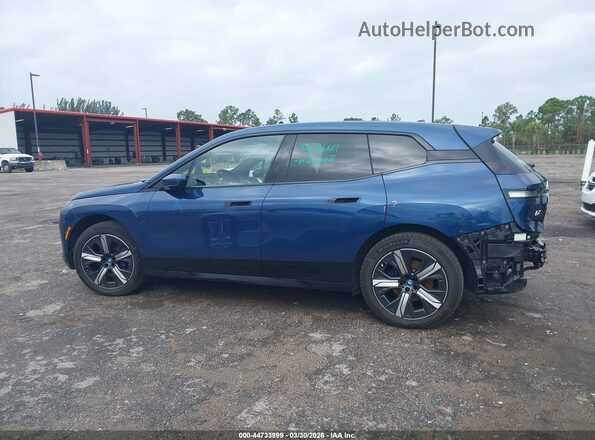 WB523CF06PCM42679 2023 BMW IX Blue Widok wnętrza 360 stopni