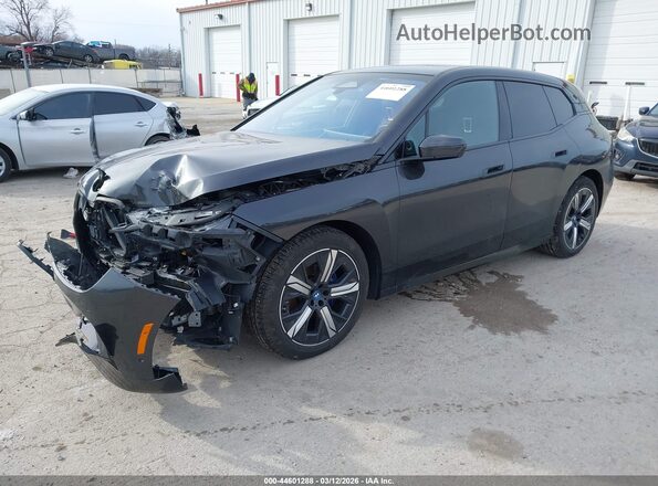 WB523CF07NCK73589 2022 BMW IX Gray წინა მარცხენა ხედი სამი მეოთხედიდან