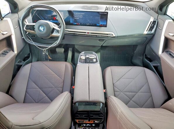 WB523CF09RCP21773 2024 BMW IX White Вид панелі приладів