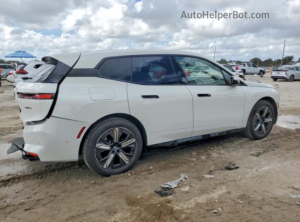 WB543CF00TCV95299 2026 BMW IX Белый Задняя правая четверть