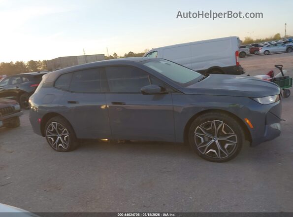WB543CF01TCW65392 2026 BMW IX Серый Панорамный вид салона 360°