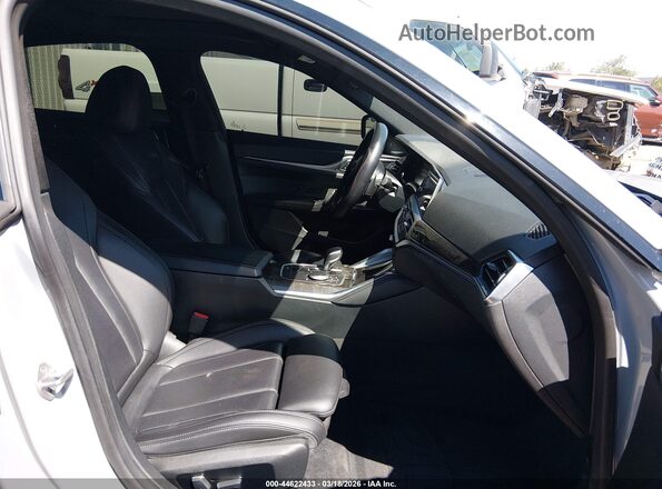 WBA13AW00NFM54517 2022 BMW OTHER Серый Вид салона спереди