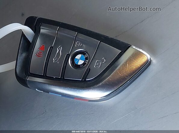 WBA13BK03PCN80581 2023 BMW M5 Gray Vista del salpicadero
