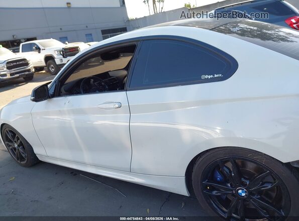 WBA1J7C50GV360526 2016 BMW M2 Белый Панорамный вид салона 360°