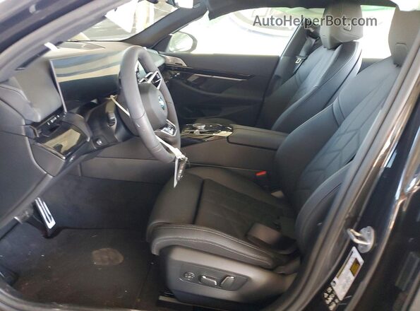WBA53FJ09TCW17315 2026 BMW OTHER Gray Սալոնի դիմացի տեսք