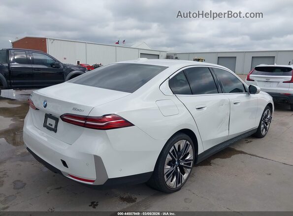 WBA53FJ0XRCR73569 2024 BMW 5 SERIES Белый Задняя правая четверть