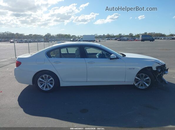 WBA5A5C57GD527217 2016 BMW 5 SERIES Белый Вид задней части салона