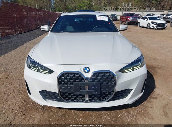 WBA63AV01NFM36762 2022 BMW OTHER White Widok wnętrza z tyłu