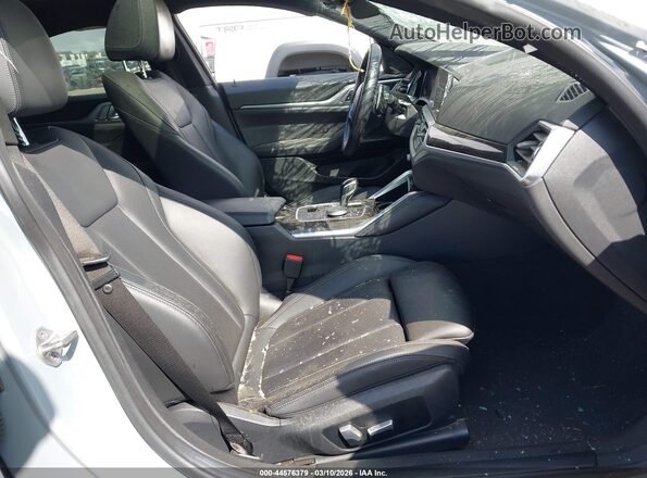 WBA63AV0XNFM70358 2022 BMW OTHER Gray Widok wnętrza z przodu