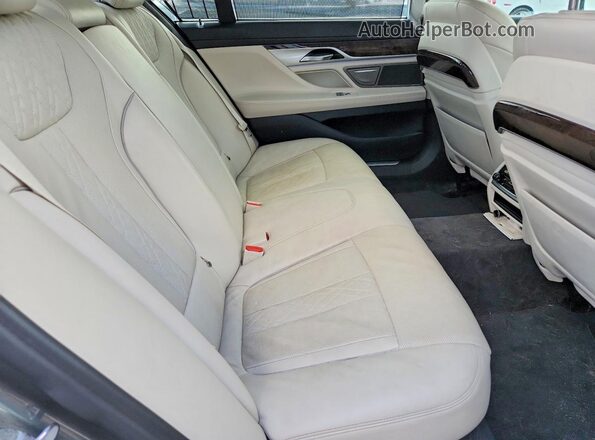 WBA7F0C52KGM25909 2019 BMW OTHER Gray Widok tylnych siedzeń