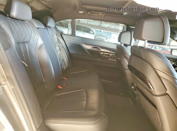 WBA7T2C06NCJ00748 2022 BMW OTHER Silver Widok tylnych siedzeń