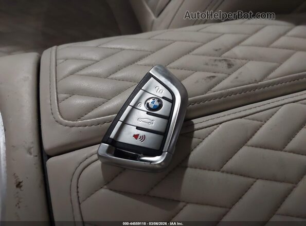WBA7U2C17MCE78925 2021 BMW OTHER Белый Вид панели приборов