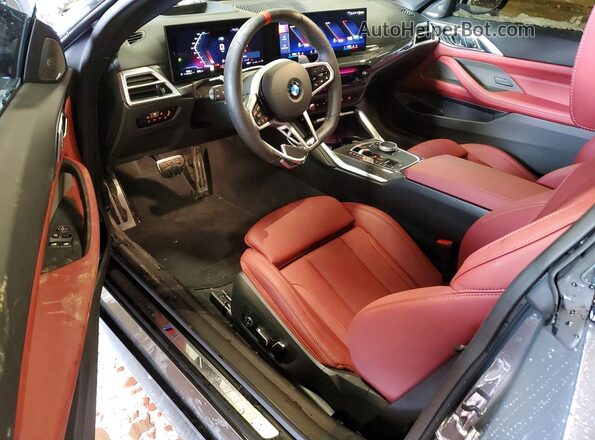 WBA83DA08TCV93932 2026 BMW M4 Gray Вид панелі приладів