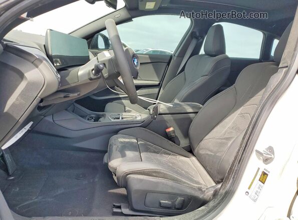WBA83GG01T7U19668 2026 BMW OTHER Белый Вид салона спереди