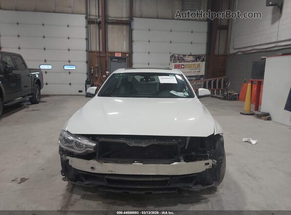 WBA8D9G55JNU66845 2018 BMW OTHER Белый Вид задней части салона