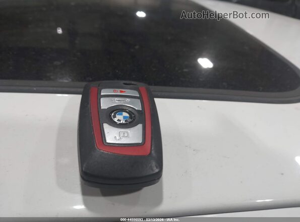 WBA8D9G55JNU66845 2018 BMW OTHER Белый Вид панели приборов